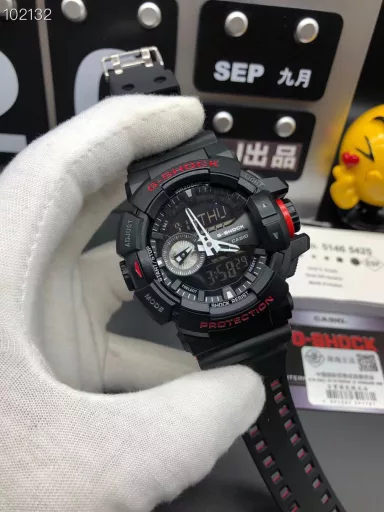 GA-400 hand-raise light Casio G-SHOCK--classic shockproof dial design👍In stock and shipped immediately, 45-degree automatic hand-raise light function with strong visual impact🙈LCD liquid crystal display💡Stopwatch speed function accurate to 1/1000 second⌛Shockproof📣Anti-magnetic💥200 meters waterproof🏊48 city time📲Countdown⏳Alarm clock⏰Fully automatic calendar and other powerful functions