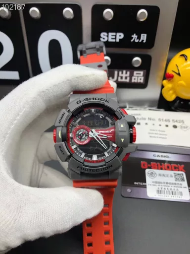 GA-400 hand-raise light Casio G-SHOCK--classic shockproof dial design👍In stock and shipped immediately, 45-degree automatic hand-raise light function with strong visual impact🙈LCD liquid crystal display💡Stopwatch speed function accurate to 1/1000 second⌛Shockproof📣Anti-magnetic💥200 meters waterproof🏊48 city time📲Countdown⏳Alarm clock⏰Fully automatic calendar and other powerful functions