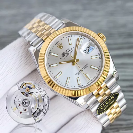 Clean factory/C factory Rolex Datejust series mechanical men's watch, genuine original mold 🎮DG11: Equipped with a one-to-one super 3235 integrated movement, 72 hours of power, no card movement decoration, and extremely stable movement2: The entire watch is 904L stainless steel / with AR factory steel band and IP vacuum electroplated platinum teeth ring / free replacement if discoloration3: The dial color is infinitely close to the original4: The only calendar font matching in the entire market. Subsequent comparison of the authenticity of the fonts from 1 to 31 🎮5: The only one that can achieve luminous hands/luminous words and nails, and achieve the same color because they are all processed by third-party factories + self-purchased Swiss c1+c3 luminous powder6: Word nails/crown mark nails are all platinum electroplatedAlthough there are not many clean styles, almost all of them are fine products, completely solving most of the pain points of the diary in the world, just for the ultimate clean-datejust 🎮Three heroes recommend exquisite men's mechanical watches SJ carefully creates super-realistic real-life pictures for you