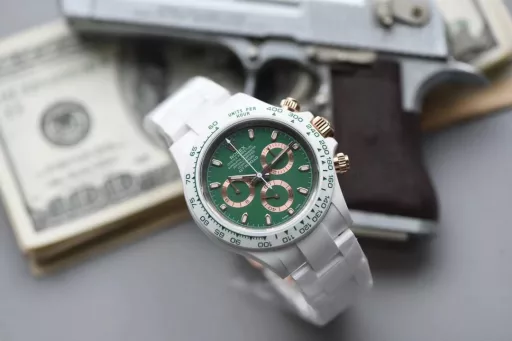 【ZF.Factory New Creative Modification】Dare to be the first in the world - create the first subversive Rolex Daytona chronograph in China, the king of the watch, truly experience limited edition!Super nano ceramic imported from Germany! It is the only one in the industry. The case, bracelet, Cerachrom ceramic solid outer ring and tachymeter scale are all made of the latest developed super nano ceramic material. This material can not only achieve the effect of scratch resistance, wear resistance and anti-fouling, but also greatly enhance the pressure resistance and waterproof performance of the watch. The dial scale is filled with Swiss super luminous material, so that you can still see the time clearly in the absence of light.From the original mold to 100% restoration, every detail has been precisely polished and repeatedly inspected hundreds of times to ensure the quality of each watch, equipped with ShanghaiCal.4130 movement, with a swing frequency of 28,800 times/hour. The power reserve time reaches 72 hours+. The diameter of the watch: 40 x 12.4mm, the weight is only 108g, light and comfortable, and the wearing feeling is unparalleled.Produced by ZF Factory, it injects infinite creativity and life into your watch, creating classics that are difficult to surpass!