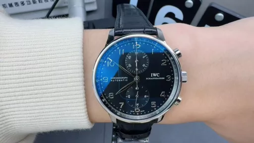 ZF Discovery Magazine, IWC Portuguese series IW371617 watch, stainless steel bracelet case, silver-white panda dial, 69355 automatic machinery, 41 mm.