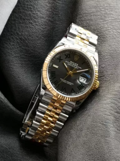 VS new model: 3235 movement 36 Datejust DJVS3225 movement, the only 72 kinetic energy storage version. And the quality is stable, almost no need for repair and after-sales.904L case, the latest literal kit, the details are almost perfect, details, movement in one step. You can buy it with your eyes closed.
