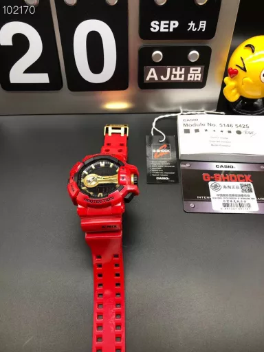 GA-400 hand-raise light Casio G-SHOCK--classic shockproof dial design👍In stock and shipped immediately, 45-degree automatic hand-raise light function with strong visual impact🙈LCD liquid crystal display💡Stopwatch speed function accurate to 1/1000 second⌛Shockproof📣Anti-magnetic💥200 meters waterproof🏊48 city time📲Countdown⏳Alarm clock⏰Fully automatic calendar and other powerful functions