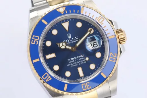 EW Rolex Submariner 41 series (original mold, size and thickness match the original)1⃣️Equipped with Rolex's new blue balance spring 3235 movement;2⃣️The same thickness as the original 12.5mm: watch diameter 41mm; ceramic bezel; sapphire crystal watch mirror;3⃣️Solid center axis; polished letter pins; top Swiss ice blue luminous, consistent with Rolex original luminous;4⃣️Highly transparent sapphire glass;5⃣️Top workmanship, each strap fits perfectly with the lugs, giving the highest comfort to the wrist;6⃣️18K gold ceramic letter bezel, durable and non-fading; (the manufacturer promises free replacement if it fades)Every extreme detail is the sincerity of EW factory's ingenuity!