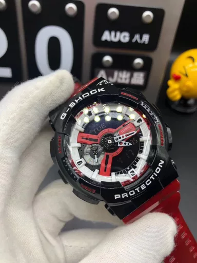 GA-110 Hand-raise Light Casio G-SHOCK--Classic shockproof dial design👍In stock and shipped immediately, 45-degree automatic hand-raise light function with strong visual impact🙈LCD liquid crystal display💡Stopwatch speed function accurate to 1/1000 second⌛Shockproof📣Anti-magnetic💥200 meters waterproof🏊48 city time📲Countdown⏳Alarm clock⏰Fully automatic calendar and other powerful functions