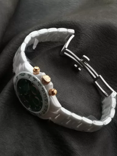 Accepting reservations [rose][rose][rose]N6 Factory super cost-effective [strong] belongs to the AET company co-branded ceramic Daytona series:① Using Dandong 4131 exclusive movement trial version 4801 machine, currently the most stable version of 4131 movement, zero repair, super stable [rose]② Imported nano solid core ceramic material, after continuous testing, the material is not easy to break, and is cut-resistant, wear-resistant, and anti-fouling [rose]③ All literal colors are infinitely close to the original color [rose]④ It has 5 color schemes, Bis Abu Dhabi Bis Kai Green, Racing Green, Sakura Pink, Panda White Series, quality online, absolutely super cost-effective watch [rose]