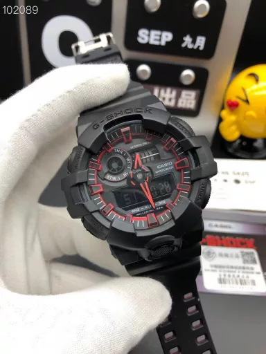 Hot selling GA-710 hand-raise light Casio G-SHOCK--classic shockproof dial design👍In stock and shipped immediately, 45-degree automatic hand-raise light function with strong visual impact🙈LCD liquid crystal display💡Stopwatch speed function accurate to 1/1000 second⌛Shockproof📣Anti-magnetic💥200 meters waterproof🏊48 city time📲Countdown⏳Alarm clock⏰Fully automatic calendar and other powerful functions📆