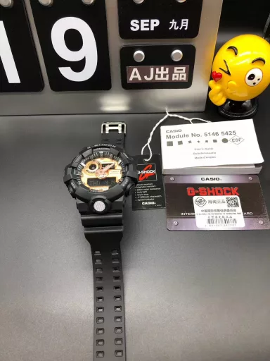 Hot selling GA-710 hand-raise light Casio G-SHOCK--classic shockproof dial design👍In stock and shipped immediately, 45-degree automatic hand-raise light function with strong visual impact🙈LCD liquid crystal display💡Stopwatch speed function accurate to 1/1000 second⌛Shockproof📣Anti-magnetic💥200 meters waterproof🏊48 city time📲Countdown⏳Alarm clock⏰Fully automatic calendar and other powerful functions
