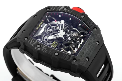 ZF.Factory once again amazed the watch industry and officially opened a new milestone for RM35-02!1) Case: The watch is made of high-tech TPT [quartz fiber] material, with a size of 49.94*44.5MM and a thickness of no more than 45μm. The silica fiber layer is interwoven with special resin fibers through a special automated control system. The fibers between the layers are interwoven at a 45-degree angle. After being heated to 120 degrees Celsius in a three-stage high-temperature flame furnace, they are sent to ProArt for processing and molding. Natural quartz fiber is white, light in texture, and has super impact resistance, non-allergic and UV resistance.2) Movement: Equipped with the newly developed Calibre RMAL1 integrated movement, the movement base and bridge are made of grade 5 titanium alloy sandblasting process, and are treated with PVD/Titaly to ensure maximum rigidity and smooth surface. The unique variable geometry balance wheel can speed up or slow down the winding by adjusting the position of six different wings. The inertial balance wheel oscillates at a frequency of 28800VPH and is equipped with a double barrel system to ensure greater and more stable torque. It also provides a 55-hour power reserve.More importantly, the newly released RMAL1 integrated movement of ZF is the only one in the market that uses real white gemstones on the upper and lower parts of the balance wheel on an integrated base. It is genuine and affordable! This is also the biggest difference from the patch gemstones on the market (other manufacturers)! This is a huge leap forward in ZF's research and development!