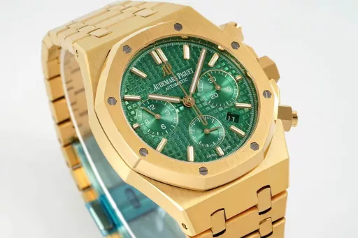 IPF new product is coming - Audemars Piguet 26331OR Royal Oak Multi-function Chronograph Mechanical Watch 41MM!Features: The case structure is consistent with the original authentic product, and the assembly method is consistent with the original, making the thickness thinner than before!The screw-in crown and the push-in chronograph button are consistent with the original, so it will not be fake at first glance! (Different from the market chronograph and reset buttons, which can only be pressed after the knob)1⃣️[Movement] 7750 modified original movement 6-digit small seconds The function is consistent with the original!2⃣️[Watch mirror] The mirror surface is the same as the original one. The sapphire glass mirror surface is placed at the same angle as the original, maintaining the same transparent brightness and consistent anti-glare effect!3⃣️[Case] ​​The case is made of stainless steel, using the original data to open the mold, top-level polishing, whether it is the texture or the texture, it is close to the original. After brushing and partial polishing, it flickers and shows a unique temperament of exquisiteness and toughness!4⃣️【Head grain】The most user-friendly loose head grain buffer ensures a better fit on the wrist and more comfortable to wear.5⃣️【Dial】Restores the exquisiteness of the authentic dial, the three-dimensional and neat 
