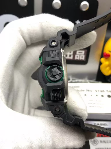 GA-400 hand-raise light Casio G-SHOCK--classic shockproof dial design👍In stock and shipped immediately, 45-degree automatic hand-raise light function with strong visual impact🙈LCD liquid crystal display💡Stopwatch speed function accurate to 1/1000 second⌛Shockproof📣Anti-magnetic💥200 meters waterproof🏊48 city time📲Countdown⏳Alarm clock⏰Fully automatic calendar and other powerful functions