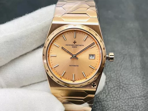 V9 Factory2024 Highly Recommended The highest version on the market The latest style is retro and fashionable】Favoured by many celebrities - Vacheron Constantin has re-launched the iconic luxury sports watch in the historical masterpiece series to commemorate the 222nd anniversary of the brand.1⃣️Case: size 37MM, thickness 8MM!2⃣️The barrel shape adopts a three-part structure so that the overall structure does not appear small. The grooved large gear bezel and the Maltese cross logo at 5 o'clock show its noble atmosphere!3⃣️Dial: Gold. Rose gold. Brushed silver and brushed gray with metal brushed bar hour markers and bar hands with luminous coating, retaining the most classic two-hand!4⃣️Movement: 9015 modified Vacheron Constantin's self-produced 2455/2 movement. All parts from the splint to the steel wheel are finely decorated, and the automatic oscillator is plated with 22k gold and engraved with the font 2225⃣️Strap: The integrated hexagonal central link makes the whole watch more angular, while retaining the timeless and elegant beautyV9 Factory's masterpiece is welcome to appreciate it