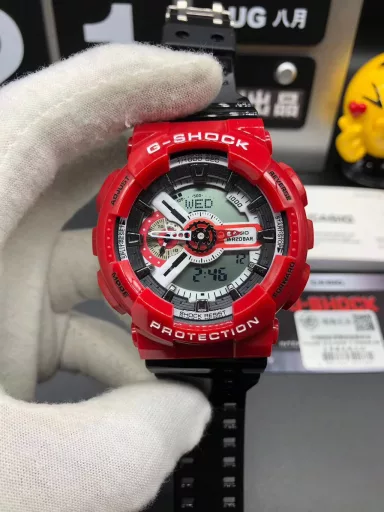 GA-110 Hand-raise Light Casio G-SHOCK--Classic shockproof dial design👍In stock and shipped immediately, 45-degree automatic hand-raise light function with strong visual impact🙈LCD liquid crystal display💡Stopwatch speed function accurate to 1/1000 second⌛Shockproof📣Anti-magnetic💥200 meters waterproof🏊48 city time📲Countdown⏳Alarm clock⏰Fully automatic calendar and other powerful functions