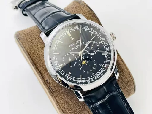 The highest version on the market, Vacheron Constantin Historical Masterpiece Series 3100V/000R_B422 Perpetual Calendar Multi-Function Watch!1⃣️Equipped with the same movement as the original, the balance wheel is exactly the same as the original, and all functions can be used normally.2⃣️Improved the curvature of the four corners of the case, the dial color curvature is more consistent, the 12 scales are polished more delicately, and the overall look is closer to the counter!3⃣️Paired with Italian cowhide to make the wrist more comfortable!TWS Factory boutique replica, please appreciate your appreciation