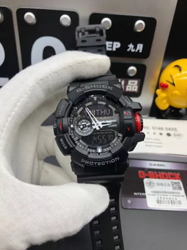 GA-400 hand-raise light Casio G-SHOCK--classic shockproof dial design👍In stock and shipped immediately, 45-degree automatic hand-raise light function with strong visual impact🙈LCD liquid crystal display💡Stopwatch speed function accurate to 1/1000 second⌛Shockproof📣Anti-magnetic💥200 meters waterproof🏊48 city time📲Countdown⏳Alarm clock⏰Fully automatic calendar and other powerful functions