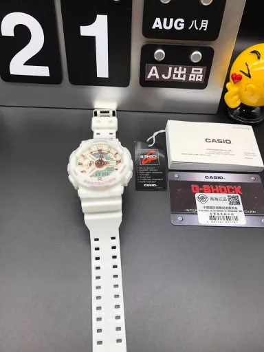 GA-110 Hand-raise Light Casio G-SHOCK--Classic shockproof dial design👍In stock and shipped immediately, 45-degree automatic hand-raise light function with strong visual impact🙈LCD liquid crystal display💡Stopwatch speed function accurate to 1/1000 second⌛Shockproof📣Anti-magnetic💥200 meters waterproof🏊48 city time📲Countdown⏳Alarm clock⏰Fully automatic calendar and other powerful functions