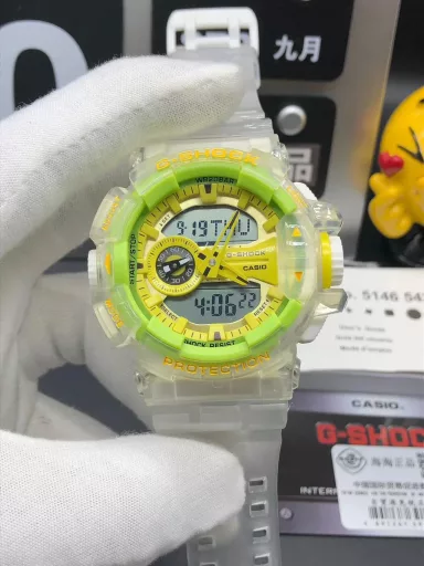 GA-400 hand-raise light Casio G-SHOCK--classic shockproof dial design👍In stock and shipped immediately, 45-degree automatic hand-raise light function with strong visual impact🙈LCD liquid crystal display💡Stopwatch speed function accurate to 1/1000 second⌛Shockproof📣Anti-magnetic💥200 meters waterproof🏊48 city time📲Countdown⏳Alarm clock⏰Fully automatic calendar and other powerful functions