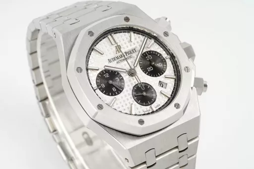 IPF new product is coming - Audemars Piguet 26331OR Royal Oak Multi-function Chronograph Mechanical Watch 41MM!Features: The case structure is consistent with the original authentic product, and the assembly method is consistent with the original, making the thickness thinner than before!The screw-in crown and the push-in chronograph button are consistent with the original, so it will not be fake at first glance! (Different from the market chronograph and reset buttons, which can only be pressed after the knob)1⃣️[Movement] 7750 modified original movement 6-digit small seconds The function is consistent with the original!2⃣️[Watch mirror] The mirror surface is the same as the original one. The sapphire glass mirror surface is placed at the same angle as the original, maintaining the same transparent brightness and consistent anti-glare effect!3⃣️[Case] ​​The case is made of stainless steel, using the original data to open the mold, top-level polishing, whether it is the texture or the texture, it is close to the original. After brushing and partial polishing, it flickers and shows a unique temperament of exquisiteness and toughness!4⃣️【Head grain】The most user-friendly loose head grain buffer ensures a better fit on the wrist and more comfortable to wear.5⃣️【Dial】Restores the exquisiteness of the authentic dial, the three-dimensional and neat 