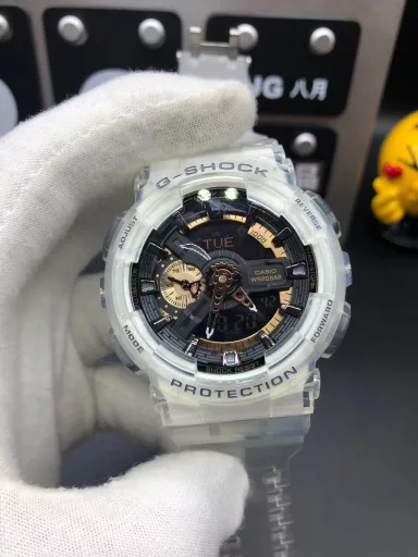 GA-110 Hand-raise Light Casio G-SHOCK--Classic shockproof dial design👍In stock and shipped immediately, 45-degree automatic hand-raise light function with strong visual impact🙈LCD liquid crystal display💡Stopwatch speed function accurate to 1/1000 second⌛Shockproof📣Anti-magnetic💥200 meters waterproof🏊48 city time📲Countdown⏳Alarm clock⏰Fully automatic calendar and other powerful functions