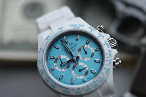 【ZF.Factory New Creative Modification】Dare to be the first in the world - create the first subversive Rolex Daytona chronograph in China, the king of the watch, truly experience limited edition!Super nano ceramic imported from Germany! It is the only one in the industry. The case, bracelet, Cerachrom ceramic solid outer ring and tachymeter scale are all made of the latest developed super nano ceramic material. This material can not only achieve the effect of scratch resistance, wear resistance and anti-fouling, but also greatly enhance the pressure resistance and waterproof performance of the watch. The dial scale is filled with Swiss super luminous material, so that you can still see the time clearly in the absence of light.From the original mold to 100% restoration, every detail has been precisely polished and repeatedly inspected hundreds of times to ensure the quality of each watch, equipped with ShanghaiCal.4130 movement, with a swing frequency of 28,800 times/hour. The power reserve time reaches 72 hours+. The diameter of the watch: 40 x 12.4mm, the weight is only 108g, light and comfortable, and the wearing feeling is unparalleled.Produced by ZF Factory, it injects infinite creativity and life into your watch, creating classics that are difficult to surpass!