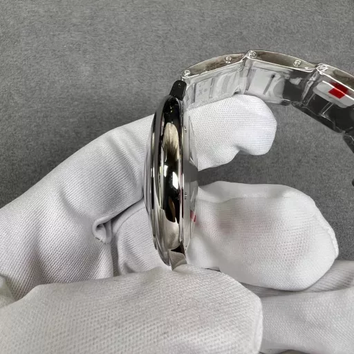 3K Cartier Blue Balloon 🇫🇷 CARTIER BallonBleuOriginal mold, top-level replica, counter synchronized three-code anti-counterfeitingType: Top luxury men's automatic mechanical watchMirror: fish-eye imported sapphire crystalHand: hours, minutes, secondsSurface: guilloche silver-white fontCase: 316 stainless steel with double-circle diamondsStrap: 316 stainless steelSize: 42.1mm×13mmMovement: fully automatic mechanical 2824(All counter styles are complete_Details can be comparable to the original)