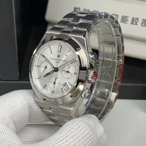 Vacheron Constantin Overseas Chronograph 5500V/110A-B075 watch equipped with a customized version of Cal. 5200 chronograph automatic mechanical movement, double-sided sapphire 42.5mm Vacheron Constantin