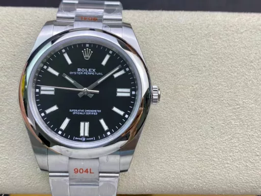 EW Rolex Oyster Constant Motion 41 series1⃣️ with the new Rolex 3230 movement;2⃣️ same thickness as original 12mm: diameter 41mm;3⃣️ grinding nail; Top Swiss ice blue luminous, consistent with the original Rolex luminous;4⃣️ Super 904 steel; Sapphire glass;5⃣️ top workmanship, each strap and ear perfectly fit, giving the highest comfort of the wrist;Every extreme detail is EW factory ingenuity development sincerity!!