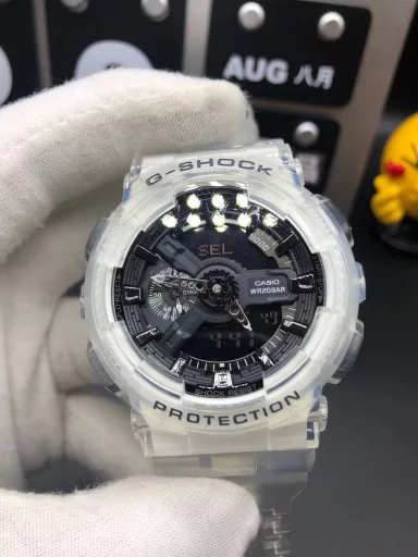 GA-110 Hand-raise Light Casio G-SHOCK--Classic shockproof dial design👍In stock and shipped immediately, 45-degree automatic hand-raise light function with strong visual impact🙈LCD liquid crystal display💡Stopwatch speed function accurate to 1/1000 second⌛Shockproof📣Anti-magnetic💥200 meters waterproof🏊48 city time📲Countdown⏳Alarm clock⏰Fully automatic calendar and other powerful functions