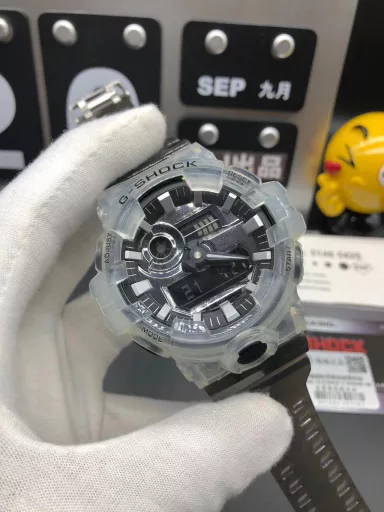 Hot selling GA-710 hand-raise light Casio G-SHOCK--classic shockproof dial design👍In stock and shipped immediately, 45-degree automatic hand-raise light function with strong visual impact🙈LCD liquid crystal display💡Stopwatch speed function accurate to 1/1000 second⌛Shockproof📣Anti-magnetic💥200 meters waterproof🏊48 city time📲Countdown⏳Alarm clock⏰Fully automatic calendar and other powerful functions📆