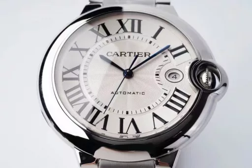 Classic Reappearance [Gathering the Essence of Past Reproductions and Opening the Road to AF Super God]AF is skilled in craftsmanship, quality, beauty and shape. Ingeniously create a unique clone - Cartier Blue Balloon 42mm series. Round and elegant, showing noble temperament. 🎮[Case] ​​The watch size is 42mmX13mm. The 316L stainless steel case has been polished to the extreme by AF watchmakers and is shiny. The level of refinement is no less than the original, and the unique charm of the original is perfectly reflected.[Wonderful details] The original-level dial, hands and spinels surpass all current imitations, which is the soul selling point of the watch.[Market Exclusive] Exclusively adopt the TOP-level Seagull 2892 modified original Cal.049 movement, truly making the winding feel and time adjustment direction consistent with the original 🎮[Crocodile leather] Compared with other imitations, AF uses the American Sissippi alligator leather belly, which has a burst of texture and glossiness, and the effect is overwhelmingThere are thousands of watches, and AF is the leader!Pursue perfection and achieve extraordinary results! 🎮Three elite exquisite recommended men's mechanical watches SJ carefully creates super-realistic real-life pictures for you