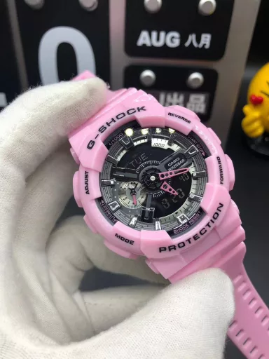 GA-110 Hand-raise Light Casio G-SHOCK--Classic shockproof dial design👍In stock and shipped immediately, 45-degree automatic hand-raise light function with strong visual impact🙈LCD liquid crystal display💡Stopwatch speed function accurate to 1/1000 second⌛Shockproof📣Anti-magnetic💥200 meters waterproof🏊48 city time📲Countdown⏳Alarm clock⏰Fully automatic calendar and other powerful functions