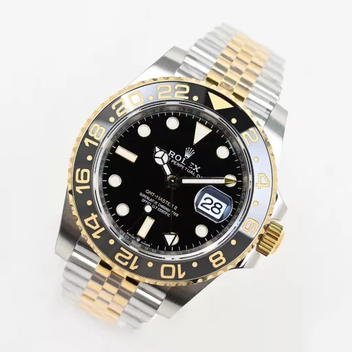 EW [2023 Masterpiece] Rolex Greenwich 40 Series① Equipped with 3285 movement, the hour hand can be adjusted, the calendar can be adjusted by the hour hand, and all original functions can be restored, with stable and reliable quality;② Bezel: high-tech integrated ceramic outer bezel, with gold font;③ Case: the size and thickness are consistent with the original, with a thickness of only 12mm; ④ Lettering: top Swiss ice blue luminous, polished letter nails, color matching;⑤ Glass: sapphire glass with 2.5x magnifying glass effect, transparent glass;⑥ Steel band: 904 stainless steel strap, new five-section splicing grain, all parts are electroplated with thick gold, and there is no blank on the side;EW products must be fine products, and every extreme detail is the sincerity of the EW factory's ingenuity development;