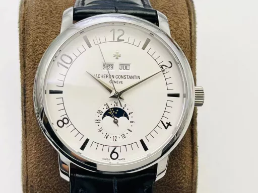 The highest version on the market, Vacheron Constantin Historical Masterpiece Series 3100V/000R_B422 Perpetual Calendar Multi-Function Watch!1⃣️Equipped with the same movement as the original, the balance wheel is exactly the same as the original, and all functions can be used normally.2⃣️Improved the curvature of the four corners of the case, the dial color curvature is more consistent, the 12 scales are polished more delicately, and the overall look is closer to the counter!3⃣️Paired with Italian cowhide to make the wrist more comfortable!TWS Factory boutique replica, please appreciate your appreciation