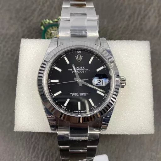 VS Rolex Datejust 41mm is equipped with 3235 movement, the quality is so stable that it can be truly once and for all.