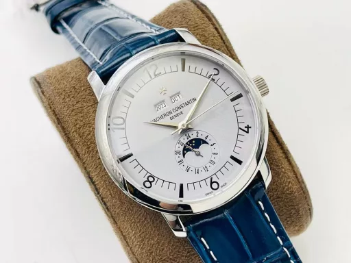 The highest version on the market, Vacheron Constantin Historical Masterpiece Series 3100V/000R_B422 Perpetual Calendar Multi-Function Watch!1⃣️Equipped with the same movement as the original, the balance wheel is exactly the same as the original, and all functions can be used normally.2⃣️Improved the curvature of the four corners of the case, the dial color curvature is more consistent, the 12 scales are polished more delicately, and the overall look is closer to the counter!3⃣️Paired with Italian cowhide to make the wrist more comfortable!TWS Factory boutique replica, please appreciate your appreciation