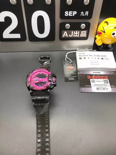GA-400 hand-raise light Casio G-SHOCK--classic shockproof dial design👍In stock and shipped immediately, 45-degree automatic hand-raise light function with strong visual impact🙈LCD liquid crystal display💡Stopwatch speed function accurate to 1/1000 second⌛Shockproof📣Anti-magnetic💥200 meters waterproof🏊48 city time📲Countdown⏳Alarm clock⏰Fully automatic calendar and other powerful functions