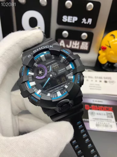Hot selling GA-710 hand-raise light Casio G-SHOCK--classic shockproof dial design👍In stock and shipped immediately, 45-degree automatic hand-raise light function with strong visual impact🙈LCD liquid crystal display💡Stopwatch speed function accurate to 1/1000 second⌛Shockproof📣Anti-magnetic💥200 meters waterproof🏊48 city time📲Countdown⏳Alarm clock⏰Fully automatic calendar and other powerful functions📆