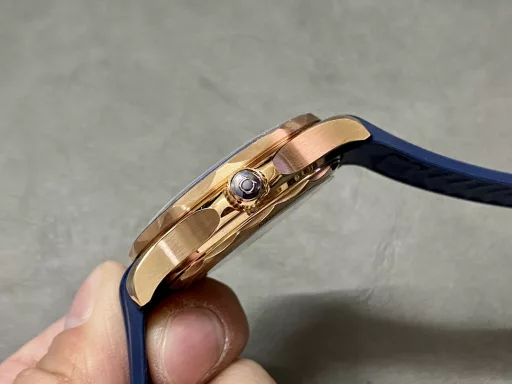 Vs Omega full rose gold Seamaster 300m 8801 movement 42mm