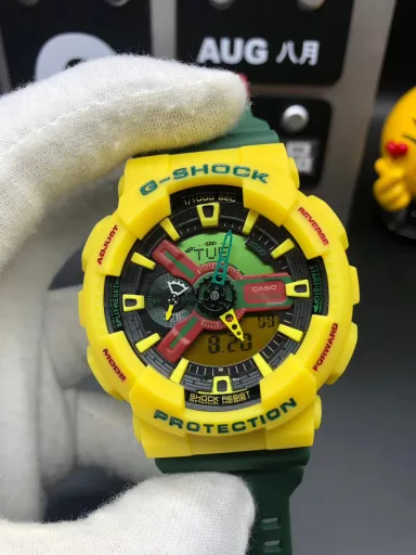 GA-110 Hand-raise Light Casio G-SHOCK--Classic shockproof dial design👍In stock and shipped immediately, 45-degree automatic hand-raise light function with strong visual impact🙈LCD liquid crystal display💡Stopwatch speed function accurate to 1/1000 second⌛Shockproof📣Anti-magnetic💥200 meters waterproof🏊48 city time📲Countdown⏳Alarm clock⏰Fully automatic calendar and other powerful functions
