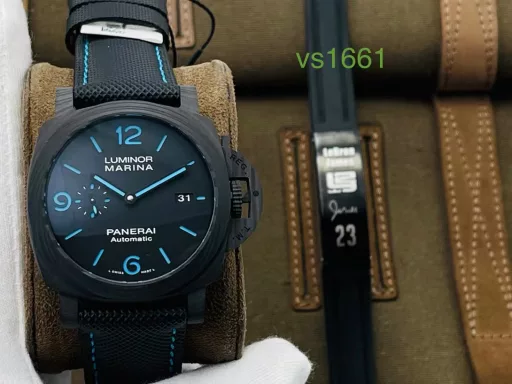 PANERAI SUBMERSIBLE automatic mechanical diving watch PAM00979 PAM979 VS979 979 CARBOTECH carbon fiber case, diving countdown bezel, sapphire mirror, insurance bridge crown, depicting the image of Italian Navy frogman commandos, titanium PVD black bottom cover, carbon fiber dial, super strong two-color luminous, minute hand and bezel luminous point blue luminous for diving oxygen countdown, P.9010 movement, hour hand quick adjustment, reversible calendar, diving retractable rubber strap, titanium PVD black pin buckle, diameter 47mm, VS factory product