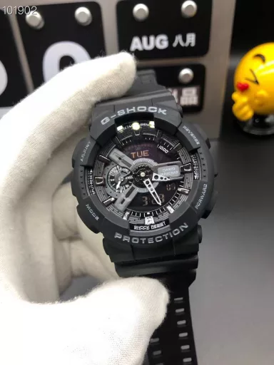 GA-110 Hand-raise Light Casio G-SHOCK--Classic shockproof dial design👍In stock and shipped immediately, 45-degree automatic hand-raise light function with strong visual impact🙈LCD liquid crystal display💡Stopwatch speed function accurate to 1/1000 second⌛Shockproof📣Anti-magnetic💥200 meters waterproof🏊48 city time📲Countdown⏳Alarm clock⏰Fully automatic calendar and other powerful functions