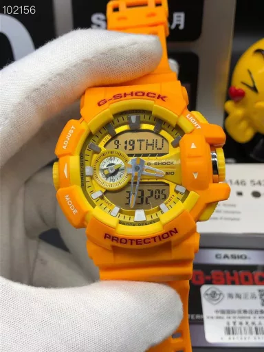 GA-400 hand-raise light Casio G-SHOCK--classic shockproof dial design👍In stock and shipped immediately, 45-degree automatic hand-raise light function with strong visual impact🙈LCD liquid crystal display💡Stopwatch speed function accurate to 1/1000 second⌛Shockproof📣Anti-magnetic💥200 meters waterproof🏊48 city time📲Countdown⏳Alarm clock⏰Fully automatic calendar and other powerful functions