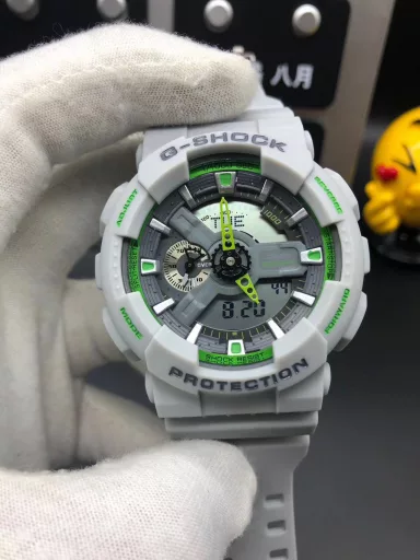 GA-110 Hand-raise Light Casio G-SHOCK--Classic shockproof dial design👍In stock and shipped immediately, 45-degree automatic hand-raise light function with strong visual impact🙈LCD liquid crystal display💡Stopwatch speed function accurate to 1/1000 second⌛Shockproof📣Anti-magnetic💥200 meters waterproof🏊48 city time📲Countdown⏳Alarm clock⏰Fully automatic calendar and other powerful functions