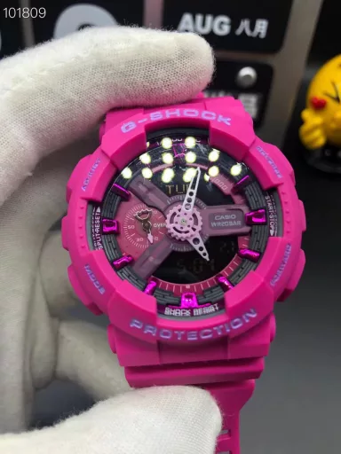 GA-110 Hand-raise Light Casio G-SHOCK--Classic shockproof dial design👍In stock and shipped immediately, 45-degree automatic hand-raise light function with strong visual impact🙈LCD liquid crystal display💡Stopwatch speed function accurate to 1/1000 second⌛Shockproof📣Anti-magnetic💥200 meters waterproof🏊48 city time📲Countdown⏳Alarm clock⏰Fully automatic calendar and other powerful functions