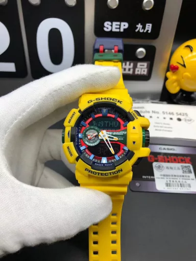 GA-400 hand-raise light Casio G-SHOCK--classic shockproof dial design👍In stock and shipped immediately, 45-degree automatic hand-raise light function with strong visual impact🙈LCD liquid crystal display💡Stopwatch speed function accurate to 1/1000 second⌛Shockproof📣Anti-magnetic💥200 meters waterproof🏊48 city time📲Countdown⏳Alarm clock⏰Fully automatic calendar and other powerful functions
