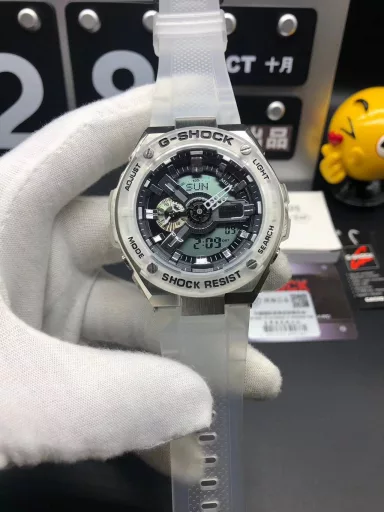 GST-400G hand-raise light Casio G-SHOCK--classic shockproof dial design👍In stock and shipped immediately, 45-degree automatic hand-raise light function with strong visual impact🙈LCD liquid crystal display💡Stopwatch speed function accurate to 1/1000 second⌛Shockproof📣Anti-magnetic💥200 meters waterproof🏊48 city time📲Countdown⏳Alarm clock⏰Fully automatic calendar and other powerful functions