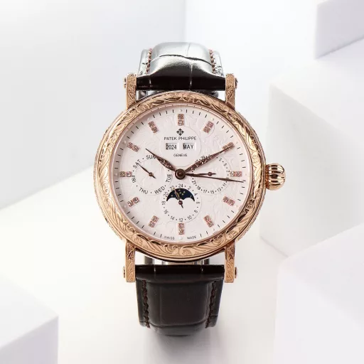 [Iron strokes and silver hooks, vigorous and powerful] High-value new products, simple. Retro. Exquisite craftsmanship!The best collection of the year - Patek Philippe Classic Super Complex Multifunctional Perpetual Calendar Function Watch. The team spent more than two years to carefully design, regardless of cost, dare to be the first, strive for perfection, overcome many difficulties, break through multiple technical bottlenecks, the movement model is CH 29-535 upgraded version, stable quality! [Strap] Classic Italian calfskin strap, clear texture, good texture. Paired with the top Patek Philippe lantern buckle on the market, universal original without pressure.The elegant Calatrava carved case is very individual, and the 42mm diameter is suitable for the size of the average male wrist, consistent with the counter, very business and casual.