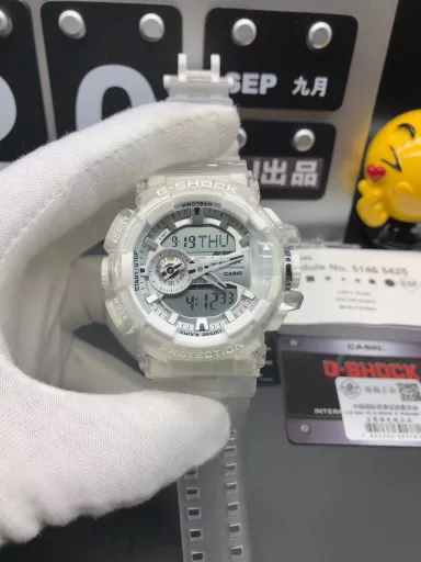 GA-400 hand-raise light Casio G-SHOCK--classic shockproof dial design👍In stock and shipped immediately, 45-degree automatic hand-raise light function with strong visual impact🙈LCD liquid crystal display💡Stopwatch speed function accurate to 1/1000 second⌛Shockproof📣Anti-magnetic💥200 meters waterproof🏊48 city time📲Countdown⏳Alarm clock⏰Fully automatic calendar and other powerful functions