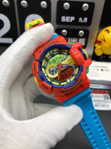 GA-400 hand-raise light Casio G-SHOCK--classic shockproof dial design👍In stock and shipped immediately, 45-degree automatic hand-raise light function with strong visual impact🙈LCD liquid crystal display💡Stopwatch speed function accurate to 1/1000 second⌛Shockproof📣Anti-magnetic💥200 meters waterproof🏊48 city time📲Countdown⏳Alarm clock⏰Fully automatic calendar and other powerful functions