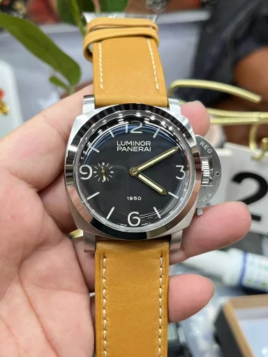 vs Panerai 127/47mm dial/manual movement 6497-2 with shock absorber and gooseneck screw